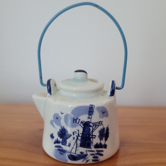 Vintage Delft Blue Mini Teapot | Hand-Painted Dutch Pottery Collectible - Picture 1 of 9